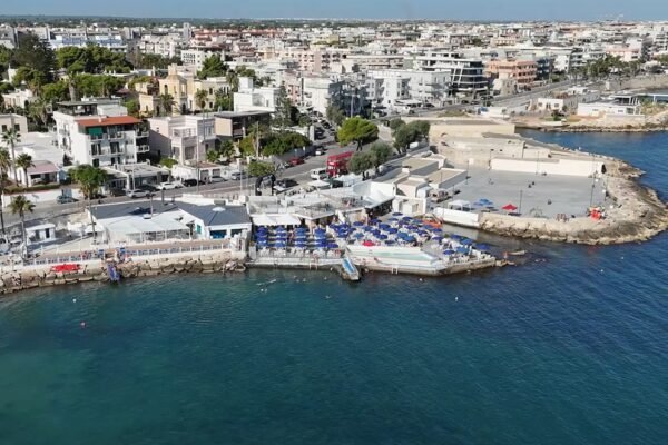 La Natalonga 2025: Un Tributo d’Amore per Trani e il Suo Mare